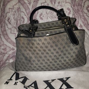 Dooney & bourke purse